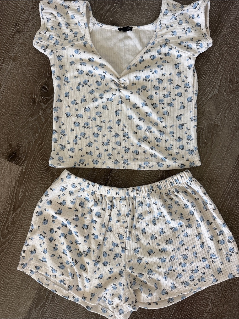 Women’s White & Blue Floral Ribbed Pajama Set